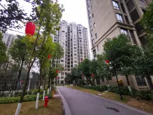 跃层五房,精装修,房东自住,位置安静,业主诚心