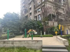 端户上叠带双车位,已做现浇,随时可看,诚心出售