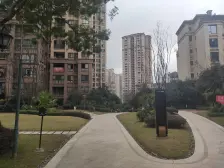 光环商圈精装底跃端户洋房,花园200平 3+2层 带双车位