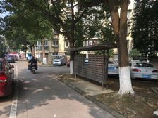 精装交通便利生活气息浓厚有两个菜场都近双阳台设计