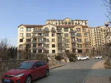 此房满五唯一,南北通厅户型,40万装修保持好。