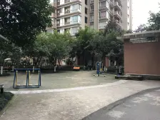 源著天街旁边 近轻轨 18年装修改的5房,带露台