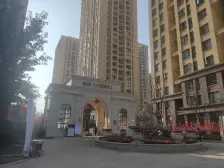 照母山 融创凡尔赛领馆一期二房110万