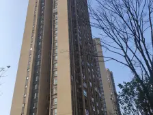 照母山精装修的3房2卫的户型业主急售有车位