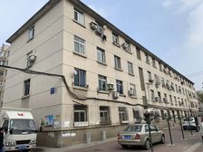 房子楼层好,中间楼层,出行方便配套设施齐全