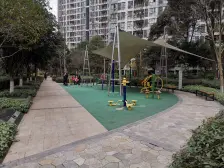 小龙坎 诺丁阳光三房100万