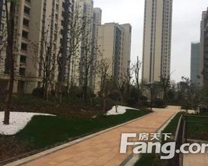 赣铁九珑府南北通透,采光好装修好,环镜优美周边匹套完善,,出行方便