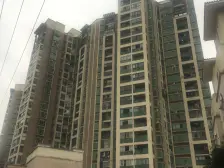花溪轻轨旁,住家精装二房,安心卖