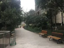 商圈小区,三房,交通出行方便,生活配套齐全