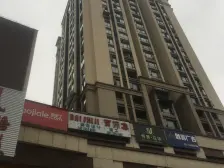 轻轨边上的花园洋房急卖!品质小区,底跃+地下室