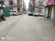 二环旁地铁口,一楼带院,有露台,户型方正