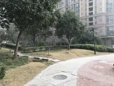 东站旁 精装修两室 楼层好 通透拎包入住 房龄新