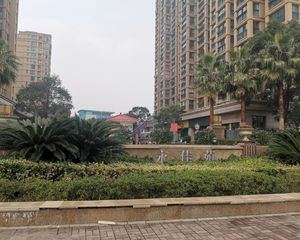 印象城旁 采光好 无遮挡 小区出去500米就有地铁