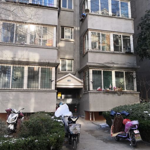 卧龙花园3室2厅2卫东西南朝向3000.00元/月出租