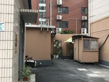 一梯两户,卫生间全明,主卧朝南,近地铁,繁华地段,精装修,采光充足,房型正气