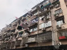 总价低的 无竞品 带阳台和储藏室 带装修,水丰背包