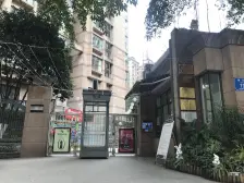 朝中庭安静3房 诚心出售 主卧大落地窗设计