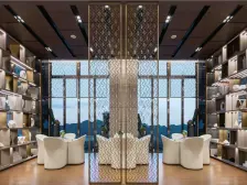 近 轻 轨 合 院 别 墅 环 境 优 美