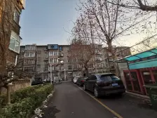 舜耕路济大路交叉口 出行方便 有食堂看房方便