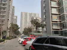 蓝钻 精装修大四房,市政地暖,采光很好 业主诚心
