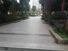 一线临江 轻轨精装2 房 保持如新 车位充足