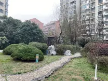 小区南北通户型,房子满五年,业主诚意出售