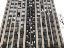 房子是次新小区、保利跃层户型,近轻轨,出行方便