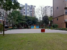 2019年次新房 住家舒适 小区环境好 近东站靠公园