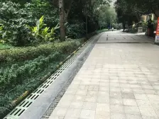 此房精装修,视野好,出行便利,正规2房子适合年轻人