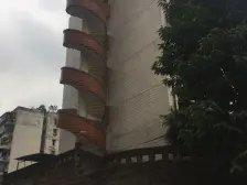 商圈内+地段好+总价低+户型方正+朝向好