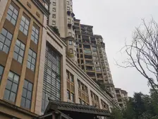南滨路龙门浩老街旁适合做酒店民宿,小单间看点来福士