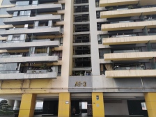 南滨路两江交汇处 阳光100江景大二房出售配套完善