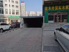 此房南北通厅通透户型、采光和视野良好、近轻轨