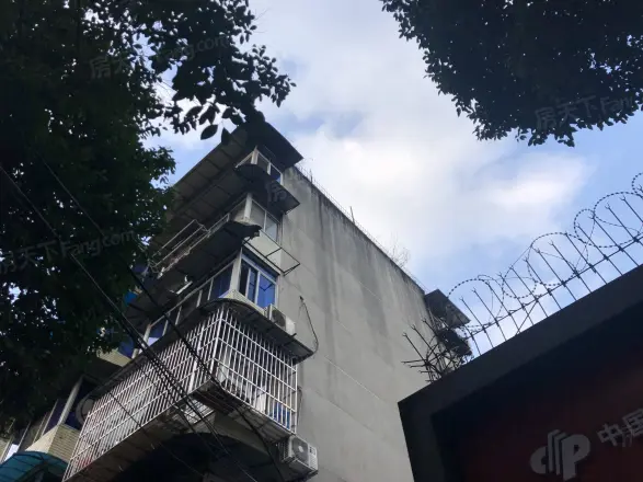 芳华街26号院