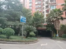 新东福花园 5室2厅 南