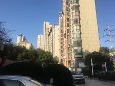 庐山花园秀峰阁 南北通透,采光好 装修好,环镜优美 近地铁 视野好,诚心出售