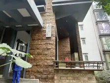 四公里轻轨站旁 70年大产权 正规四房 业主诚心卖