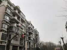 万达绿地东区的中层好房南北通透毛坯满两年看房方便