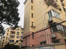 视野好,精装两房,出行便利....