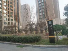 南向精装三室,适合年轻人,楼层好,视野好,采光好