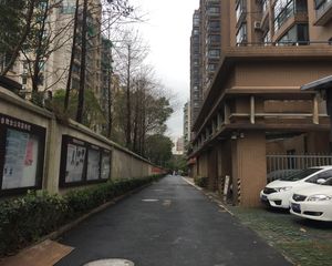 新上大四房,得房率周边数一数二格局通透楼层好户型很到位诚心卖