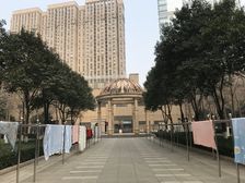 正弘城新装修河景房地铁口通透两居光线视野好