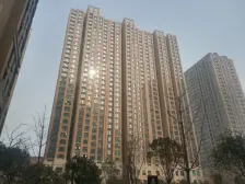 精装修,满五唯一,采光好,小区环境好人车分流。