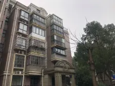 户型方正,南北双阳台,大面积两房。