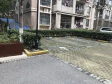 绿地万达双商圈,带50平露台+50平阁楼