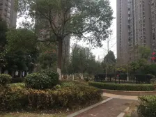 红谷滩 双地铁口 楼栋位置好 精装修 拎包入住。