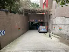 E时代正规一室一厅 户型好 采光好 交通便捷 生活方便