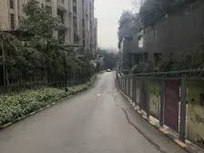 渝中区精装修三房 带阁楼,南北板式