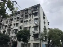 品质小区,大开间,卫生间全明,小区入口附近
