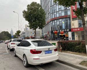 世界500强绿地集团开发,小区环境好,楼下就是四号线